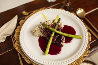 carne con salsa roja