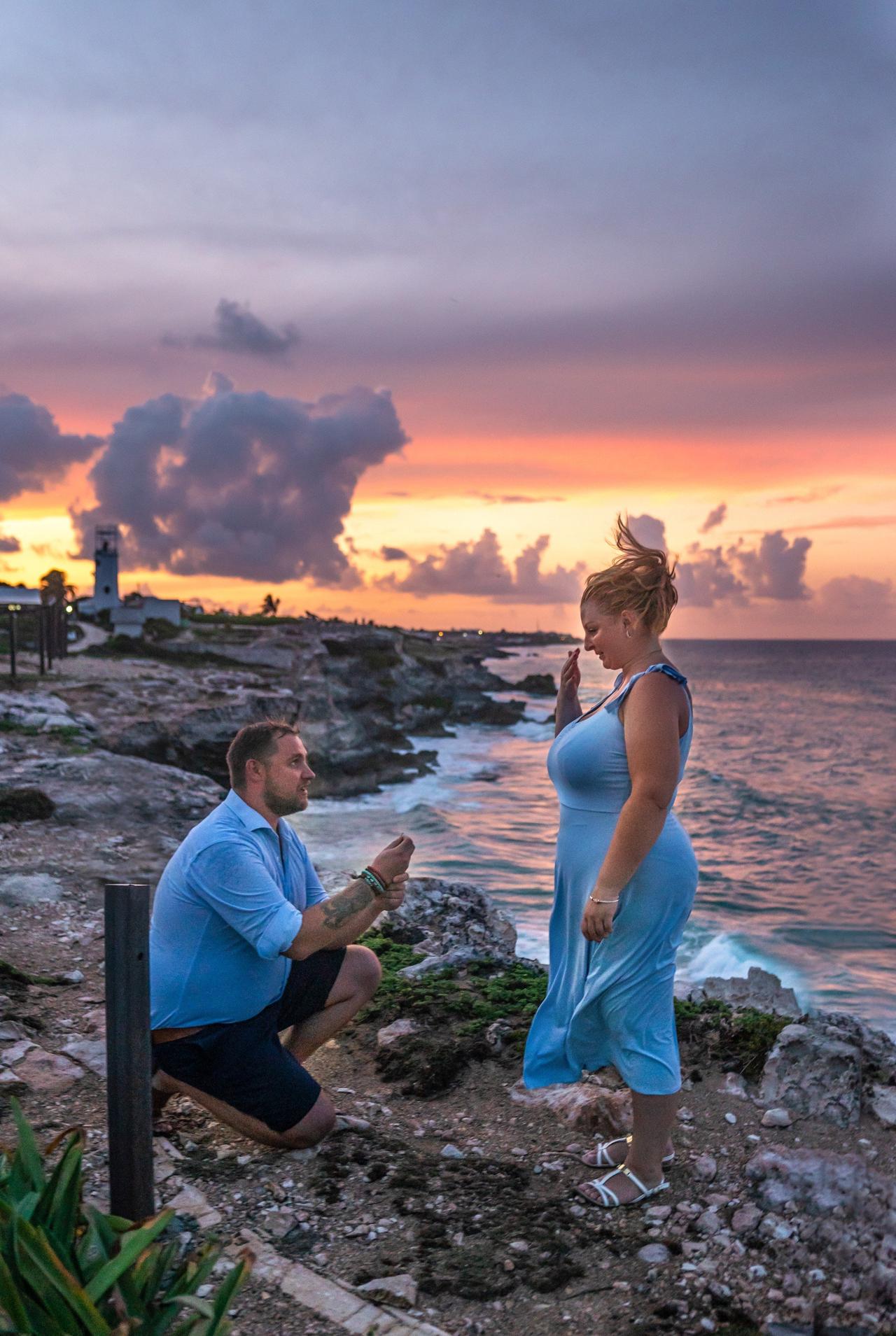 Propuesta de matrimonio al atardecer