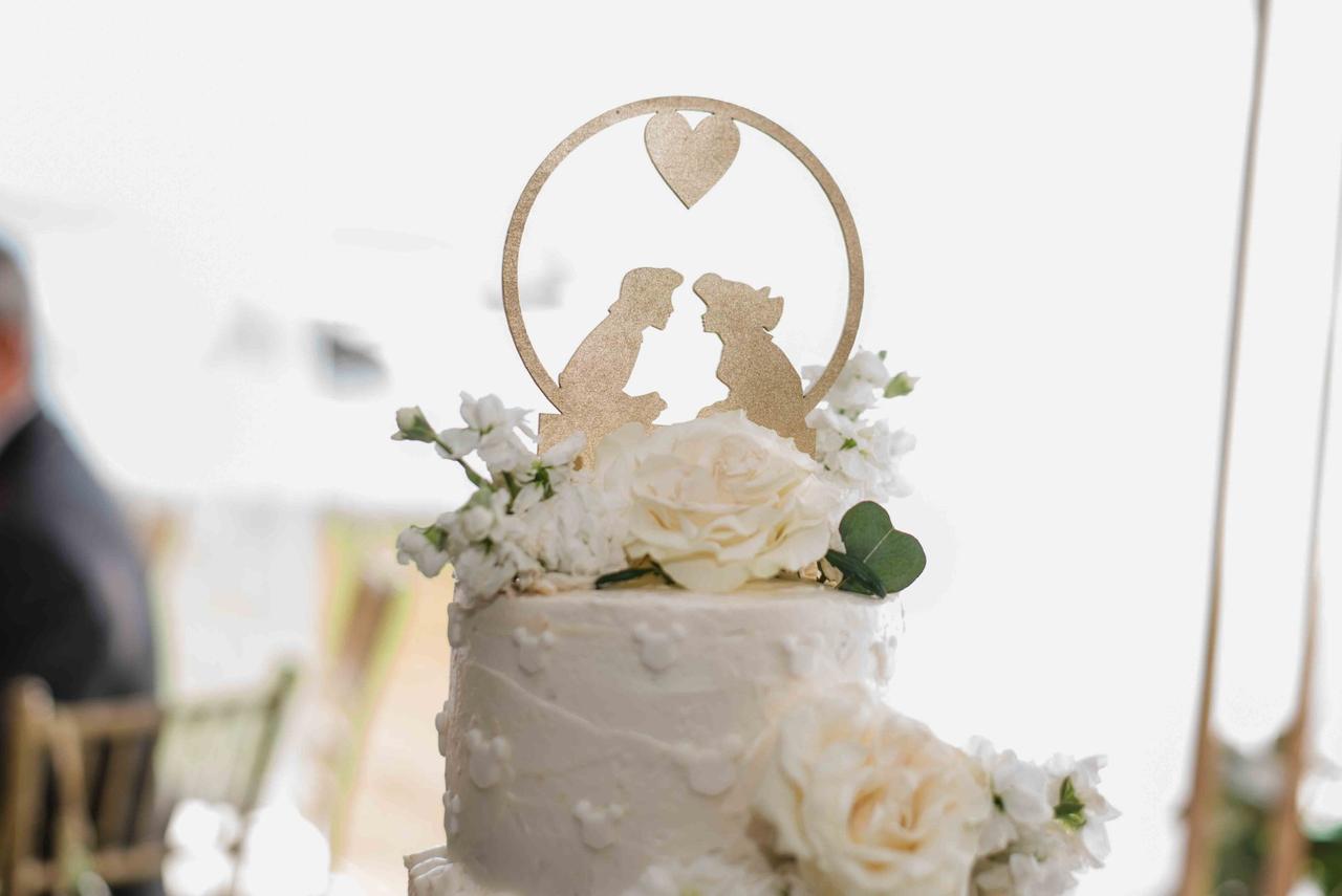 6 recomendaciones para el 'cake topper' de su pastel de boda 
