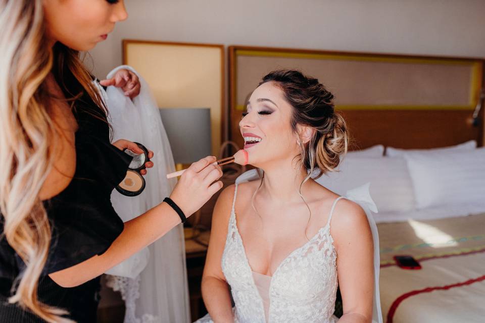 13 errores que querrás evitar en tu maquillaje de novia... ¡y soluciones!