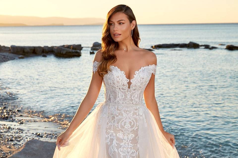 10 ideas de vestidos de novia para bodas en la playa