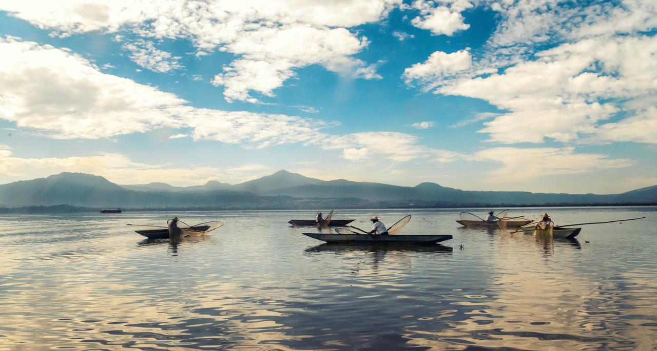 pescadores en Pátzcuaro, Michoacán