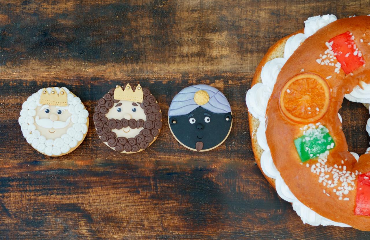 rosa de reyes y galletas de reyes magos