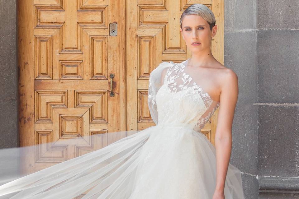  Débh Herrera: vestidos de novia llenos de emociones