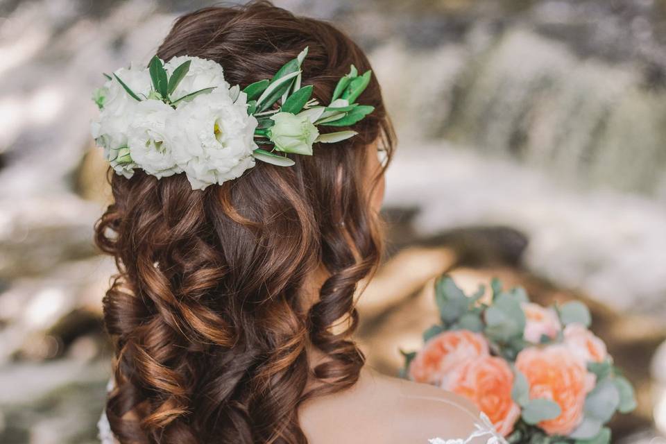 Peinados de con flores naturales, no podrás escoger solo uno - bodas.com.mx