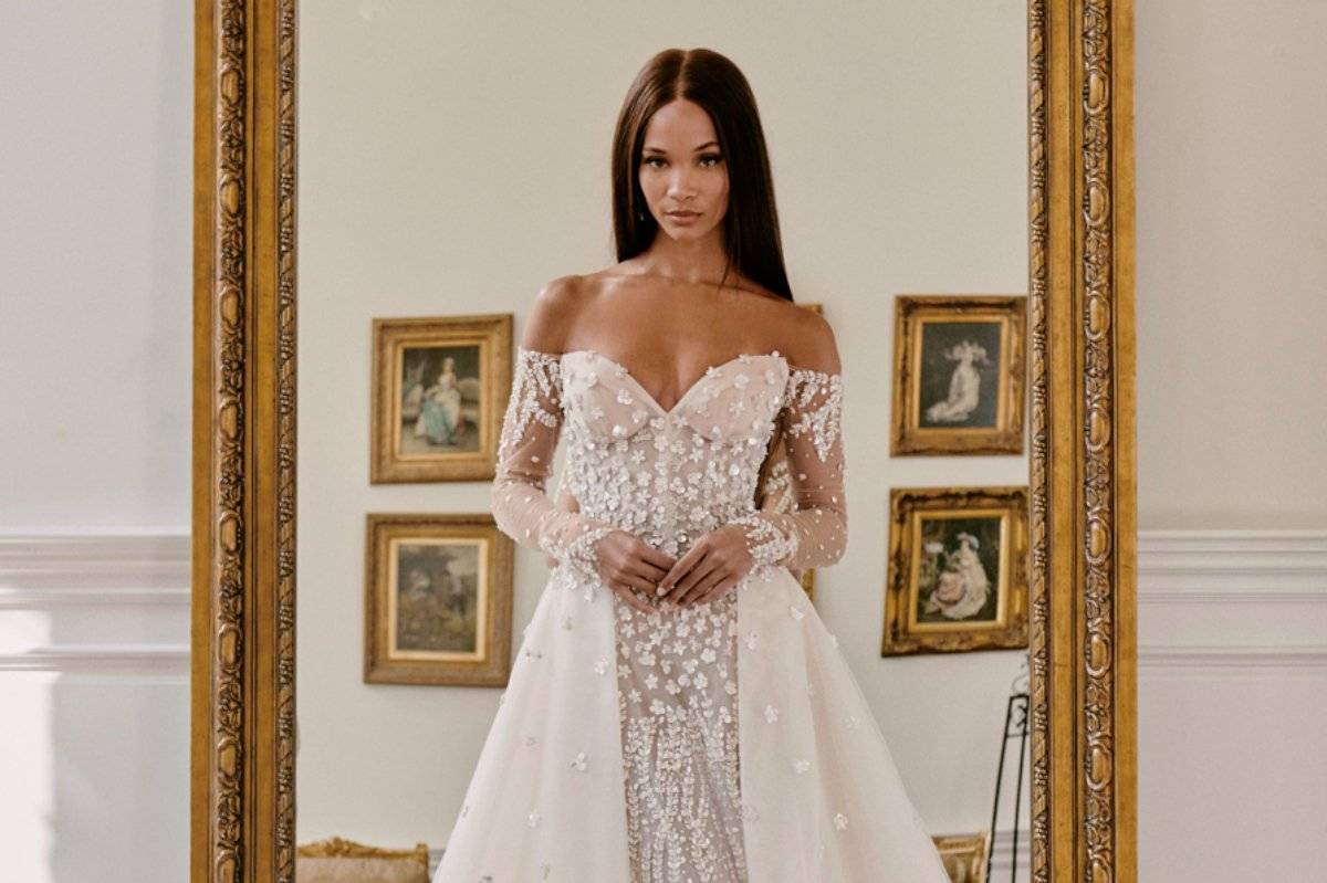 Vestidos de novia online cortos con cola desmontable