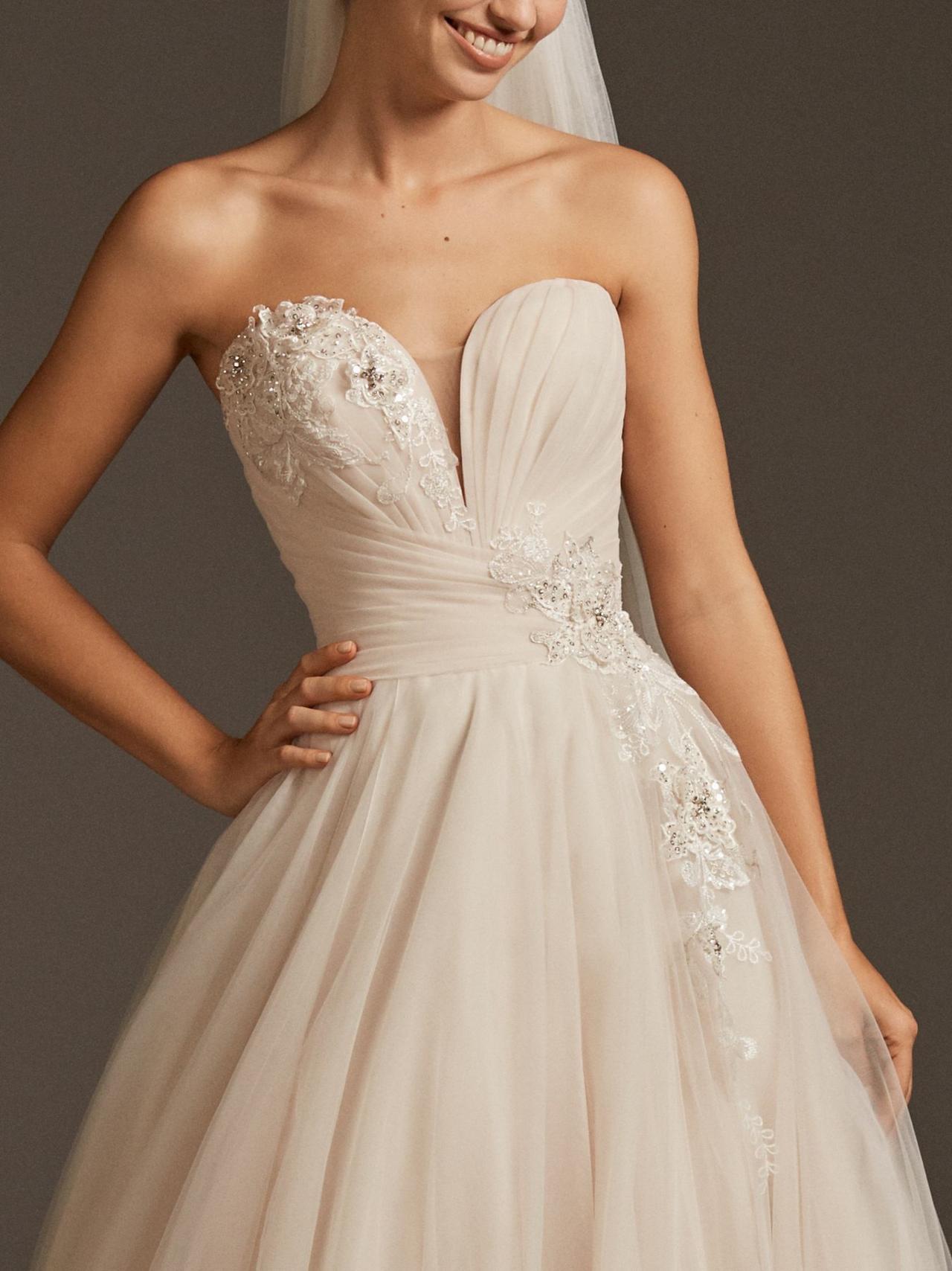 Pronovias