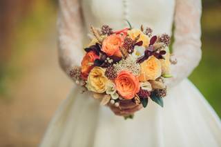 ramo de novia pequeño con rosas amarillas y salmón