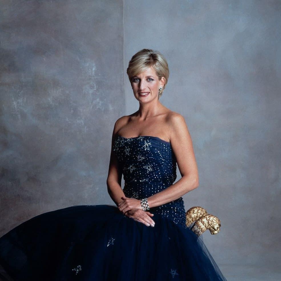 vestido elegante y con brillo escote strapless diana de gales