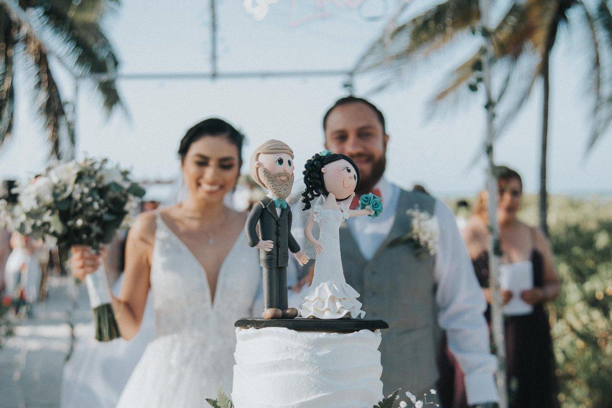 Comprometido Persuasivo idea Muñecos para el pastel de boda - bodas.com.mx