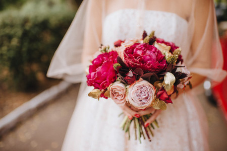 Ramos de novia con peonías: una especie floral romántica y exclusiva