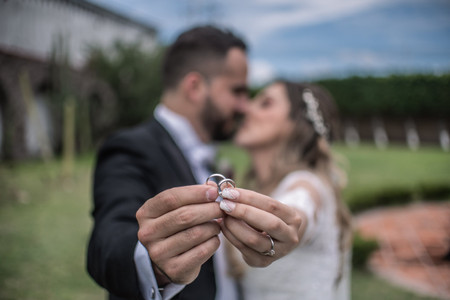 ¿Se entregan anillos de matrimonio en la boda civil?