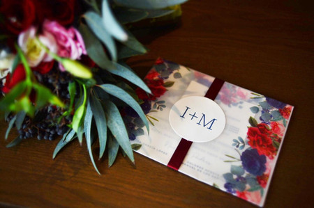 Invitaciones de boda en papel albanene, ¡un detalle muy romántico!