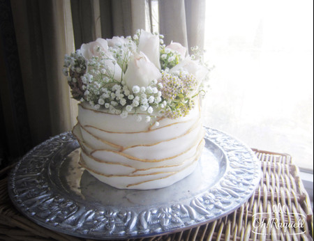 50 Pasteles De Boda Con Flores Increibles Ideas Para La Decoracion Bodas Com Mx Tortas de colores en degrade,con flores naturales,con frutas,disenos originales pintados a arriba podes decorarlas como vos quieras, pedile consejos a tu repostero para elegir la torta perfecta para tu fiesta de 15. 50 pasteles de boda con flores