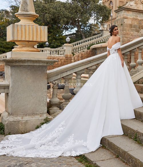 FELICITY, Pronovias