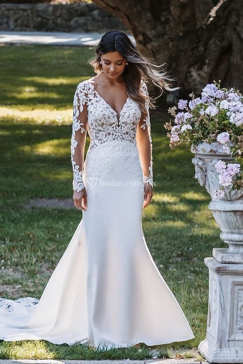 9915, Allure Bridals