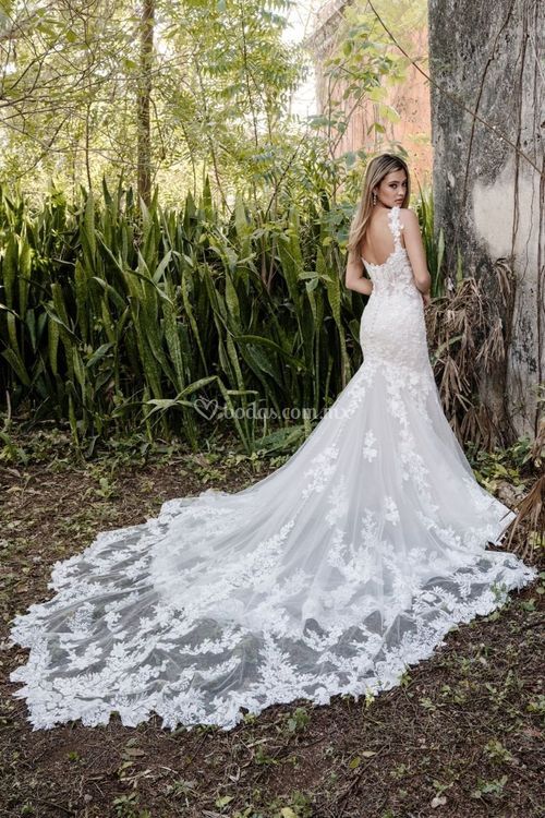 C657, Allure Bridals