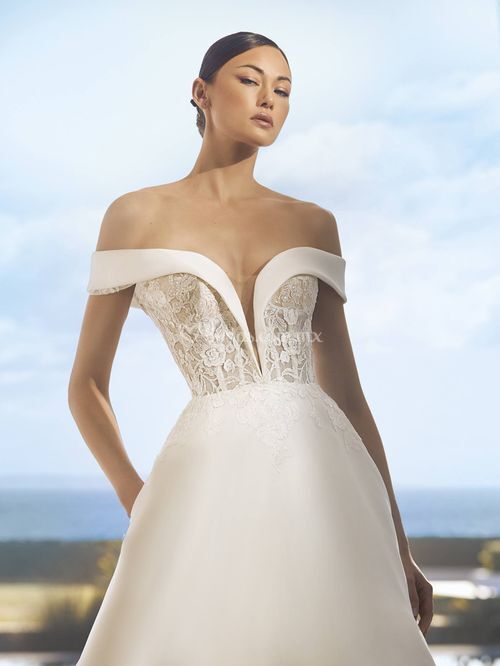 adele, Pronovias