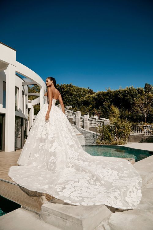 Renee, Galia Lahav