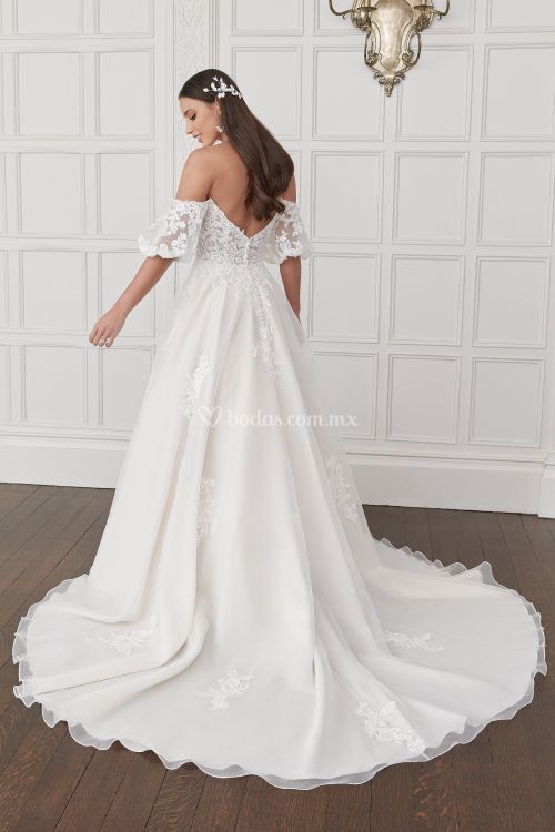 44373, Sincerity Bridal