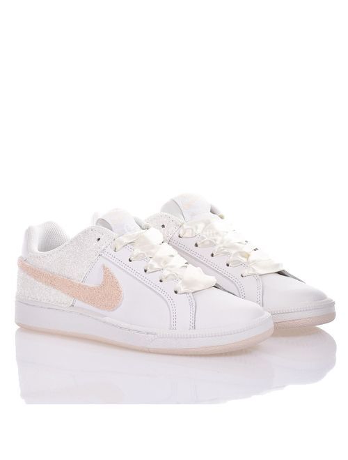 NIKE AMELIE, Mimanera