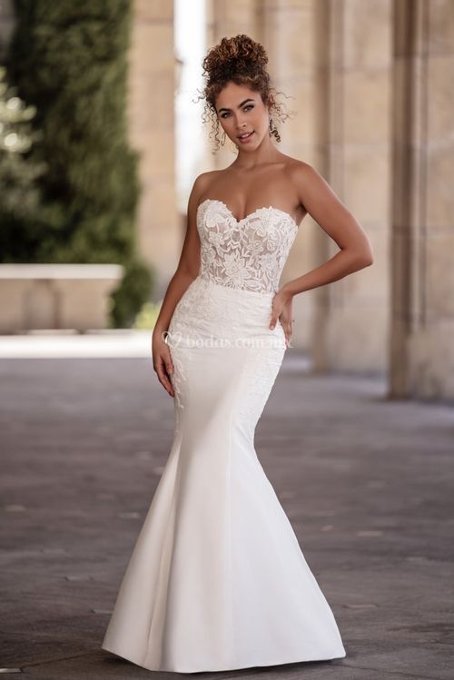 A1110, Allure Bridals