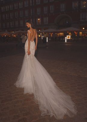 CLARE, Galia Lahav