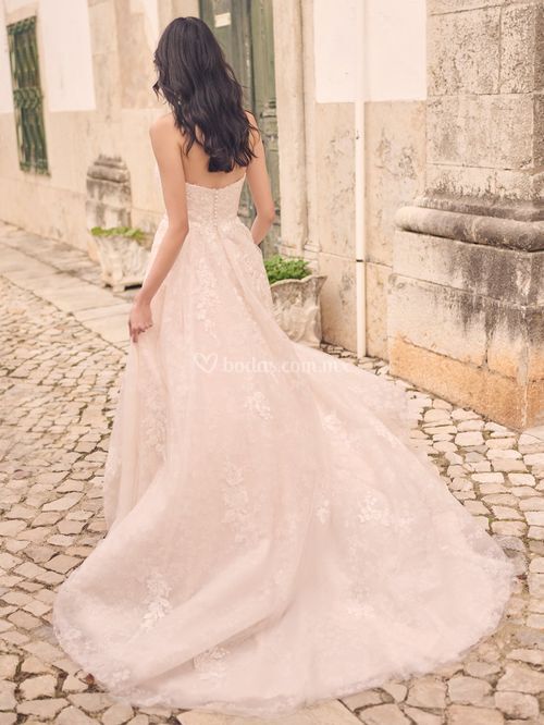 Chelsea, Maggie Sottero