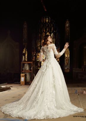 19, Tiscareno Bridal Couture
