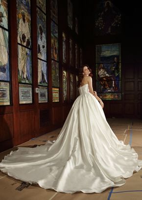10, Tiscareno Bridal Couture