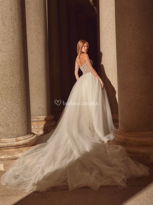 EMILIA, Galia Lahav