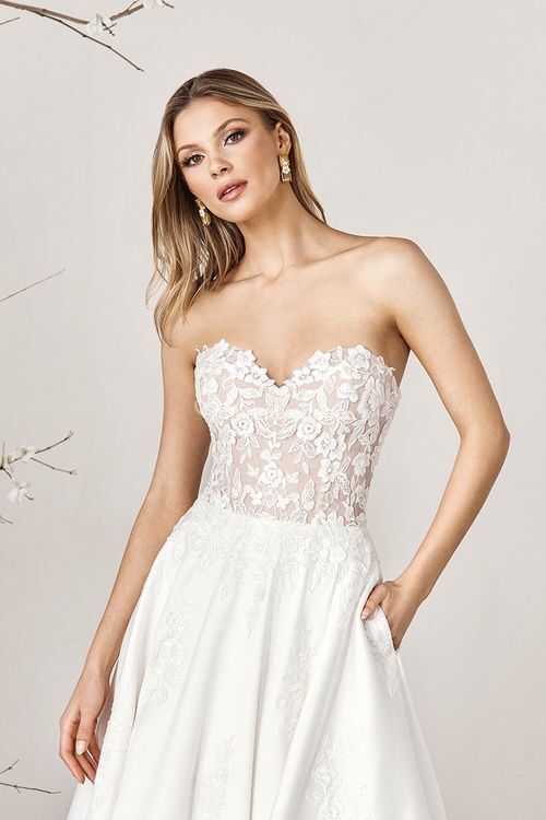 44386, Sincerity Bridal