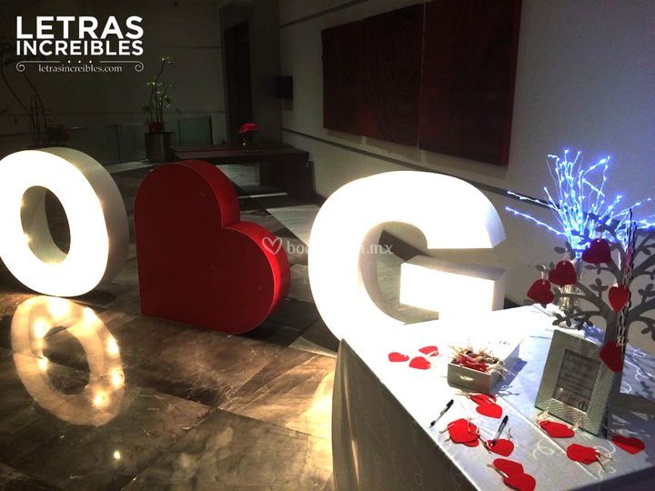 Letras Gigantes, Letras Increíbles