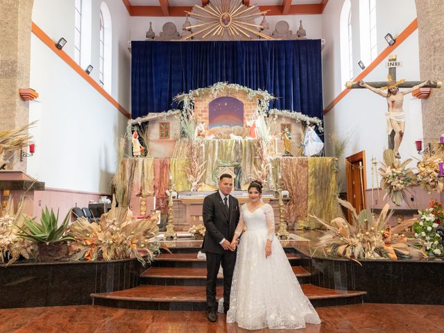 La boda de Raúl y Edith en Tangamandapio, Michoacán 16