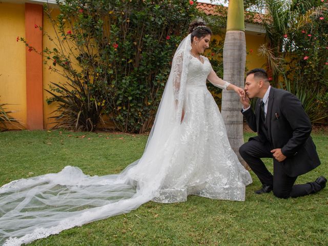La boda de Raúl y Edith en Tangamandapio, Michoacán 29