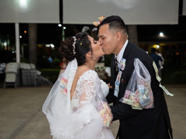 La boda de Raúl y Edith en Tangamandapio, Michoacán 35