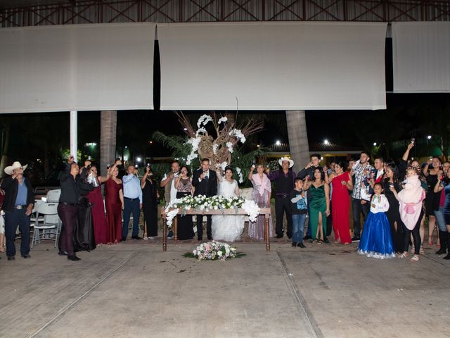 La boda de Raúl y Edith en Tangamandapio, Michoacán 37