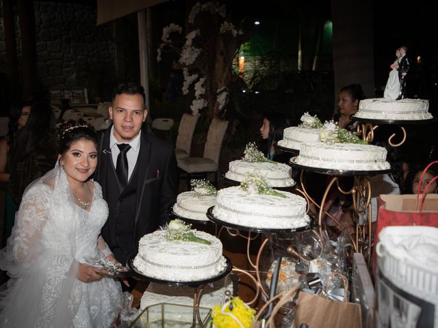 La boda de Raúl y Edith en Tangamandapio, Michoacán 39