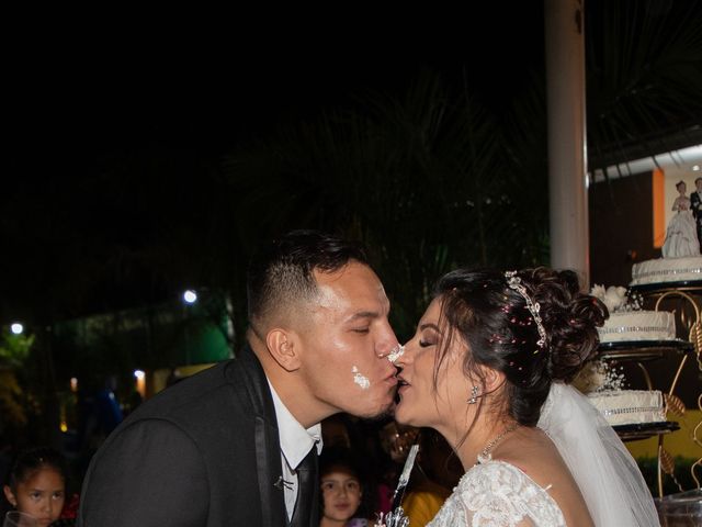 La boda de Raúl y Edith en Tangamandapio, Michoacán 40