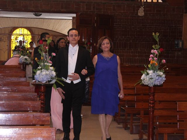 La boda de Mauricio Eugenio y Isenia Jaquelina en Xalapa, Veracruz 7