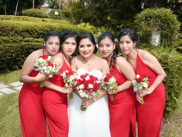 La boda de Mauricio Eugenio y Isenia Jaquelina en Xalapa, Veracruz 19