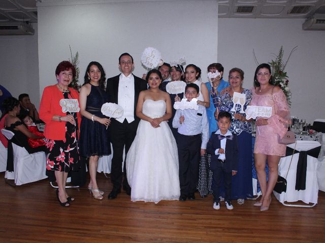 La boda de Mauricio Eugenio y Isenia Jaquelina en Xalapa, Veracruz 36