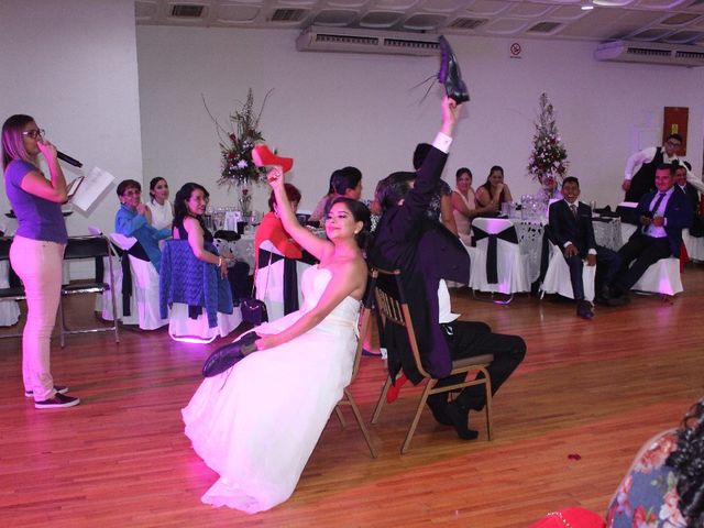 La boda de Mauricio Eugenio y Isenia Jaquelina en Xalapa, Veracruz 40