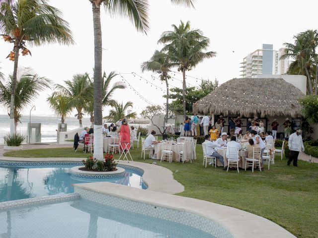 La boda de Alonso y Rubí en Boca del Río, Veracruz 50
