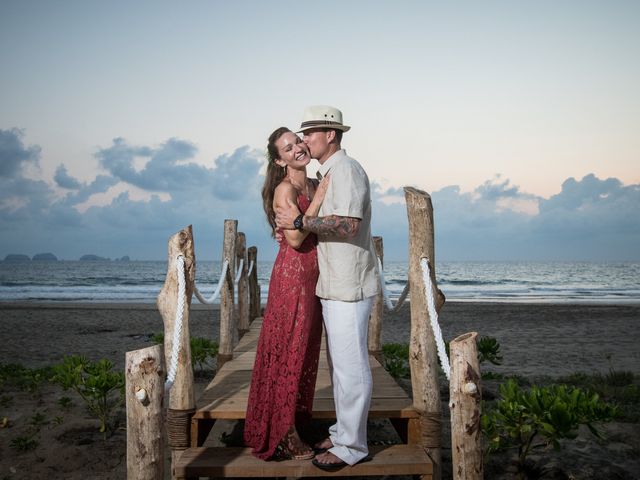 La boda de Brad y Alicia en Ixtapa Zihuatanejo, Guerrero 16