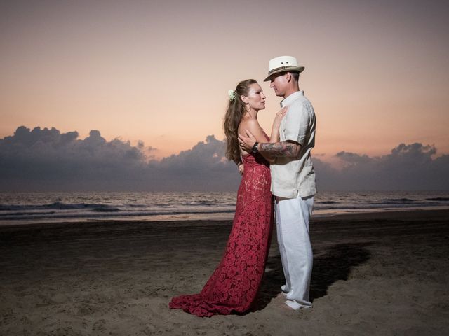 La boda de Brad y Alicia en Ixtapa Zihuatanejo, Guerrero 21