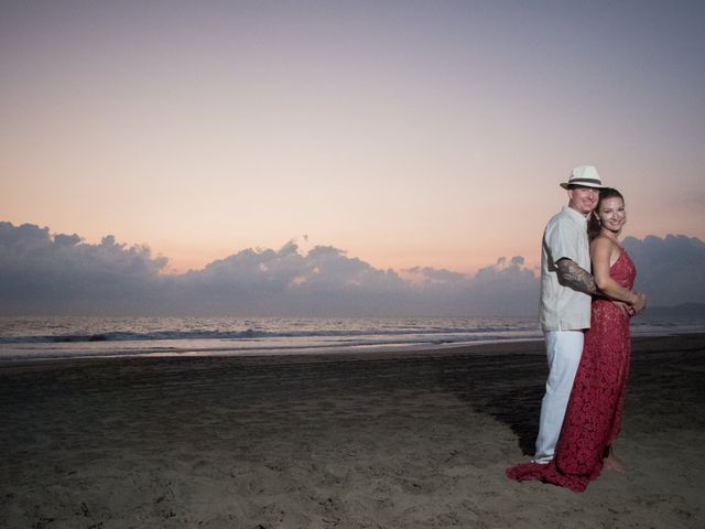 La boda de Brad y Alicia en Ixtapa Zihuatanejo, Guerrero 22