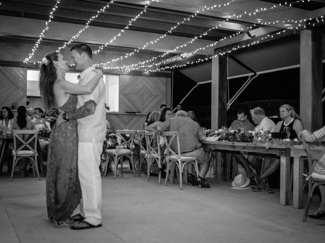 La boda de Brad y Alicia en Ixtapa Zihuatanejo, Guerrero 47
