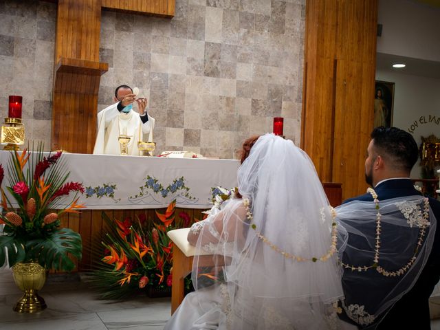 La boda de Christian y Mariana en Chimalhuacán, Estado México 11