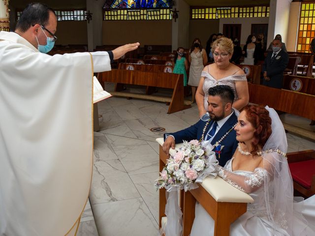 La boda de Christian y Mariana en Chimalhuacán, Estado México 30